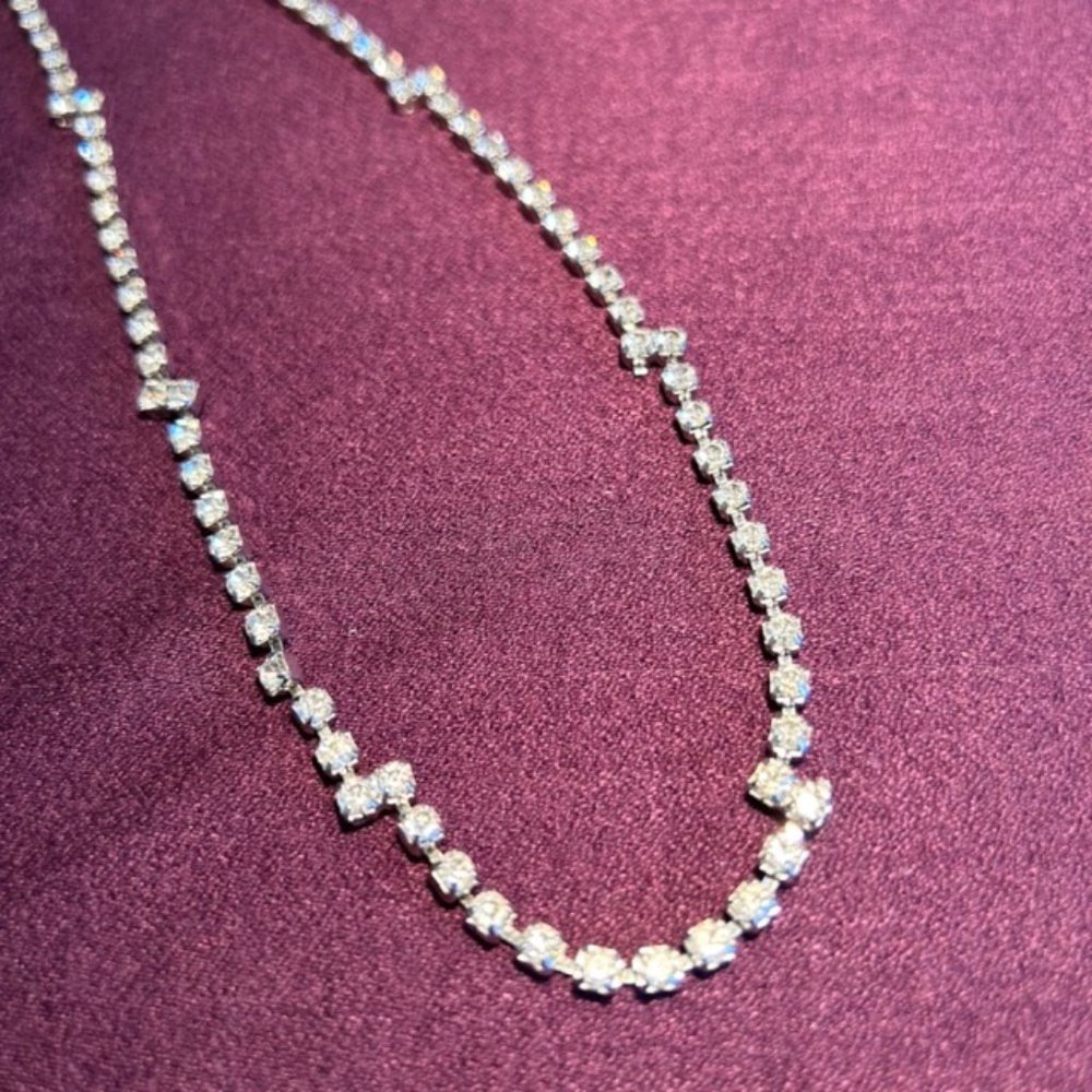 Vintage 16” silvertone metal faceted rhinestones glass hook clasp